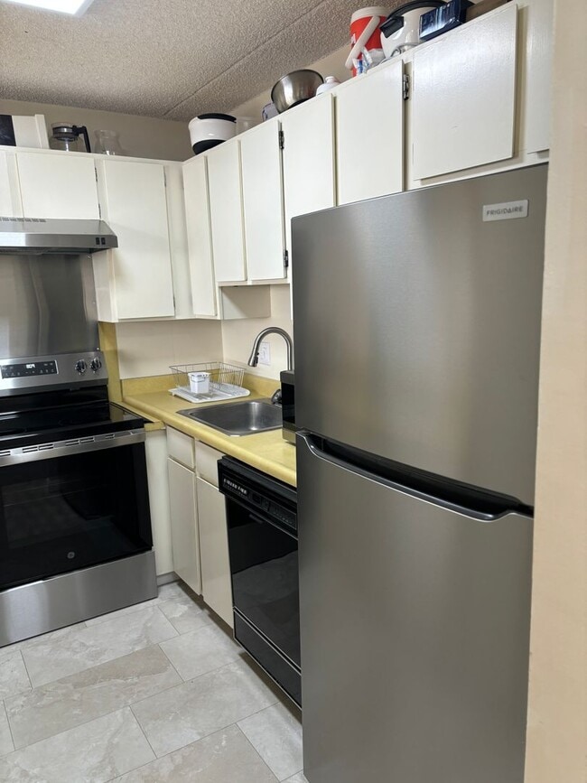 Photo - Available May 1, 2026 | Furnished 1 Bedroom, 1 bathroom and 1 assigned parking Apartment