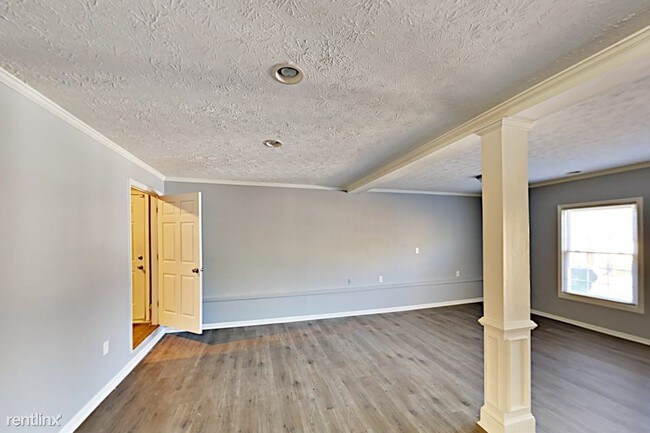 Foto del edificio - 3343 Herrenhut Rd