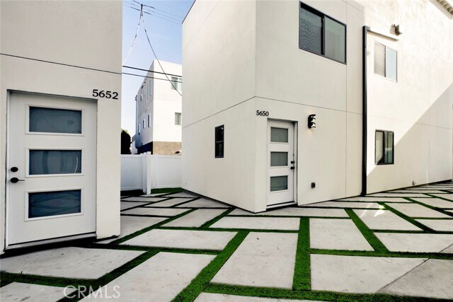 Foto del edificio - 5650 Cartwright Ave