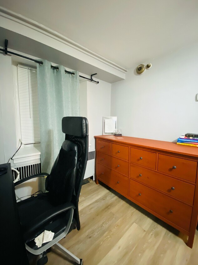 Dormitorio - Oficina - 7901 Provident St