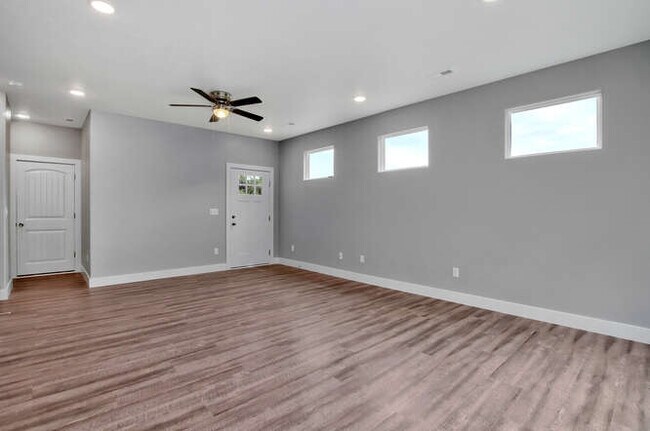 Foto del edificio - 4761 E 45th St N