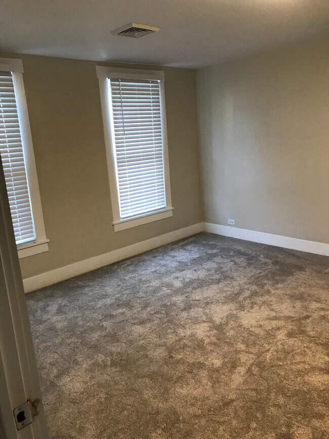 Bedroom - 115 E Bishop St
