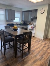 Building Photo - 45 School St