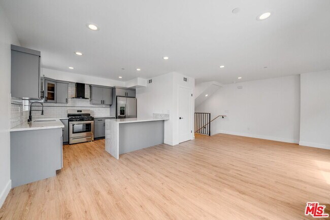 Foto del edificio - 1435 S Crescent Heights Blvd