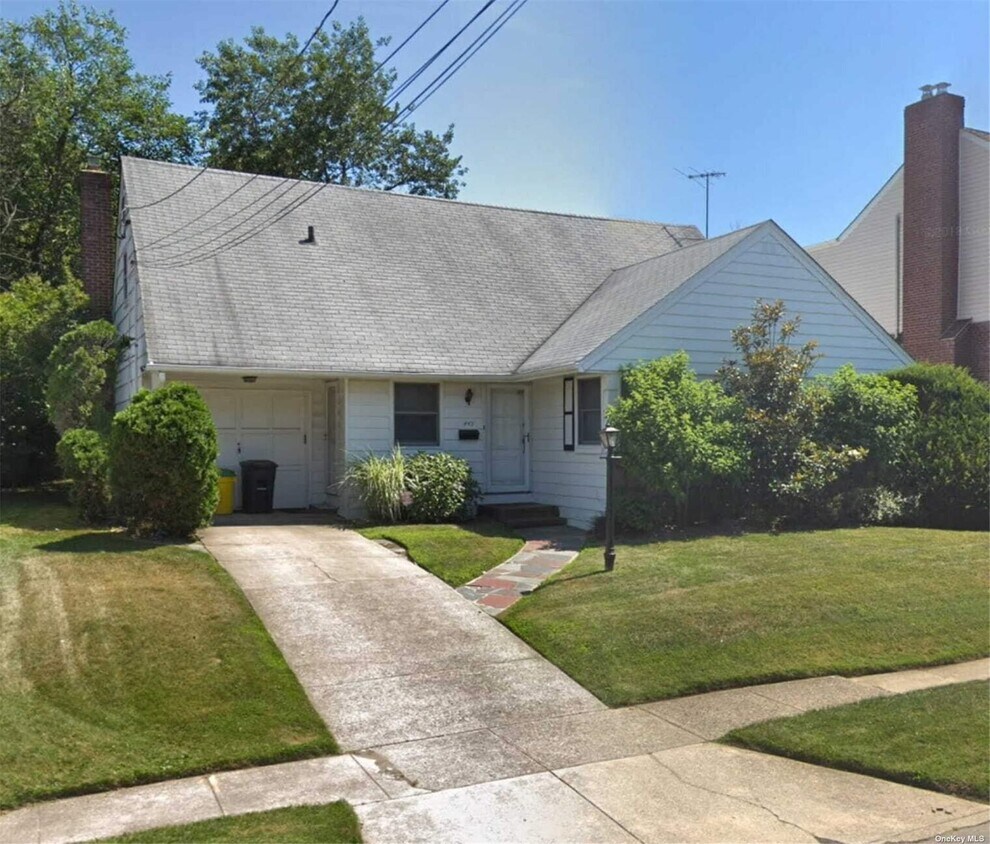 Primary Photo - 445 Rugby Rd