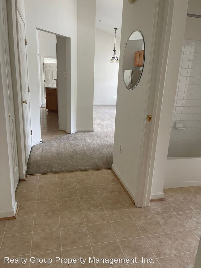 Building Photo - 2 br, 2 bath House - 501 Patton Cir. #6M
