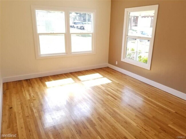 Building Photo - 2 br, 1 bath Duplex - 10755 Northgate St