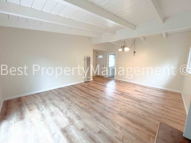 Foto del edificio - Newly Remodeled home in Hayward