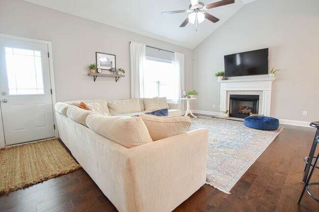 Foto del edificio - Pet Friendly Three Bedroom!