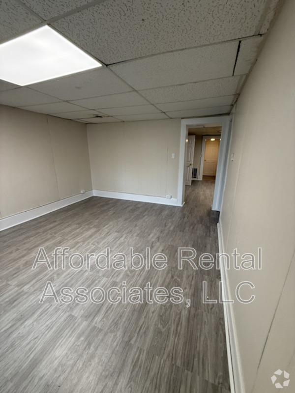 Building Photo - 2338 W Becher St