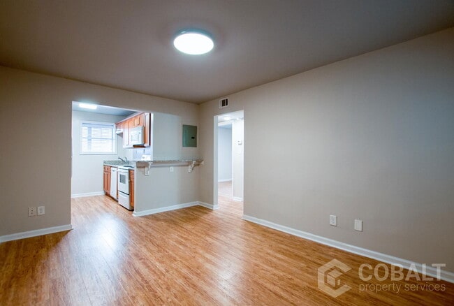 Foto del edificio - 271 Glen Iris Dr NE