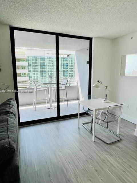 Foto del edificio - 1330 West Ave