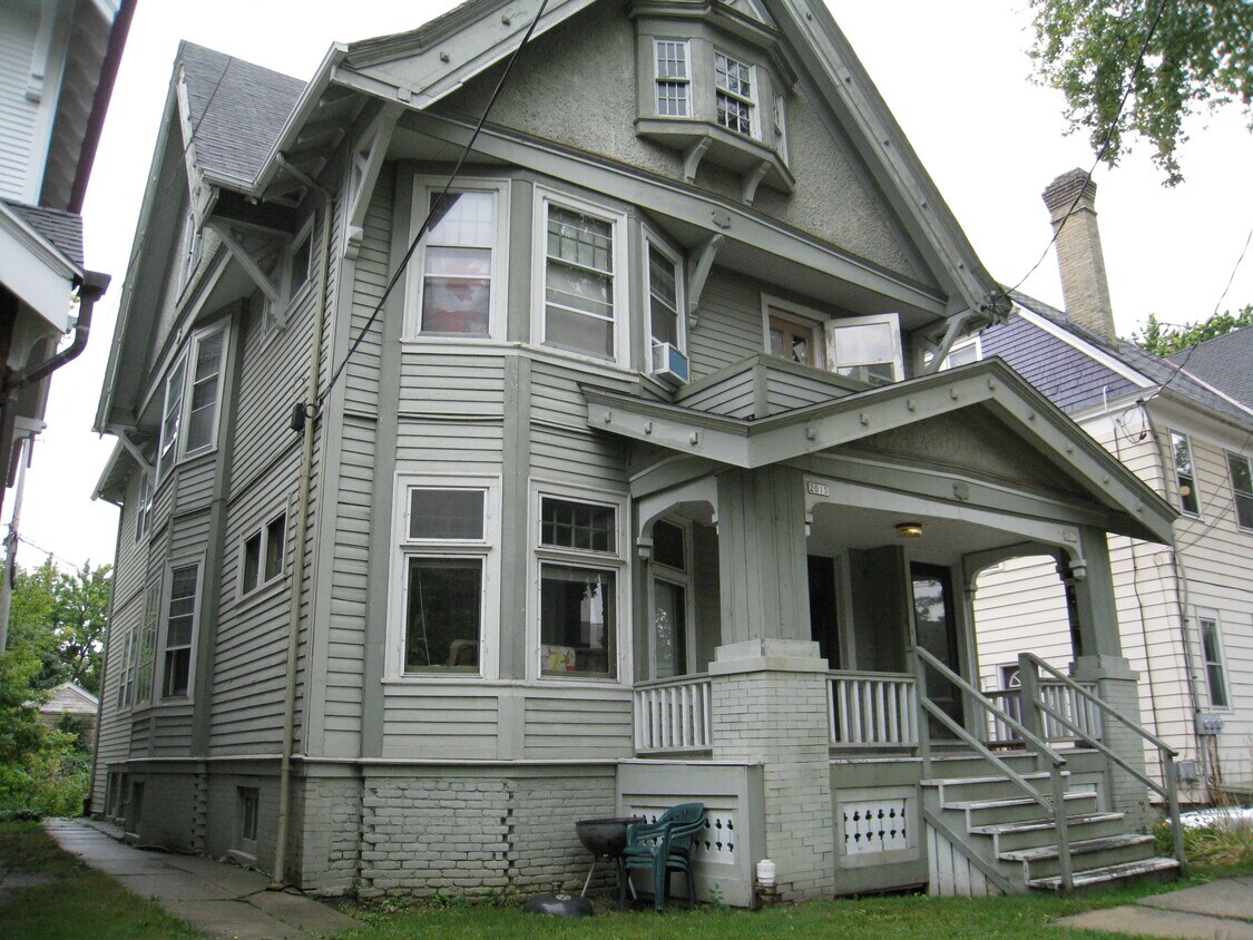 Primary Photo - 2013 E Belleview Pl