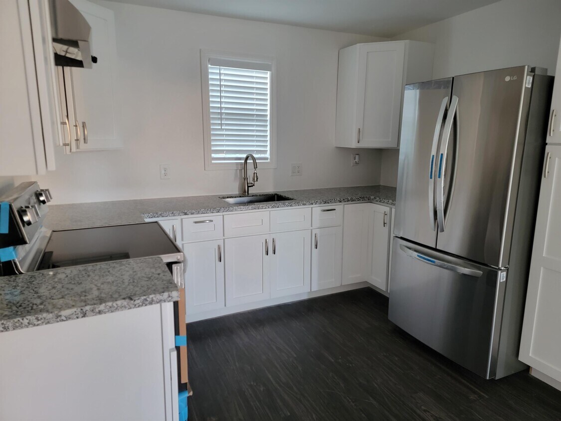 7810 Oakridge Dr, Hitchcock, TX 77563 Townhome Rentals in Hitchcock TX