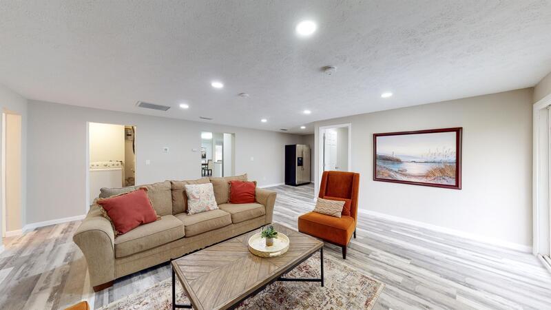 Foto principal - 8116 Fir Dr