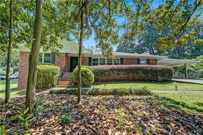 Building Photo - 2127 Desmond Dr