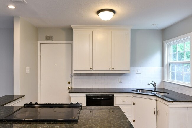 Building Photo - Arlington Heights