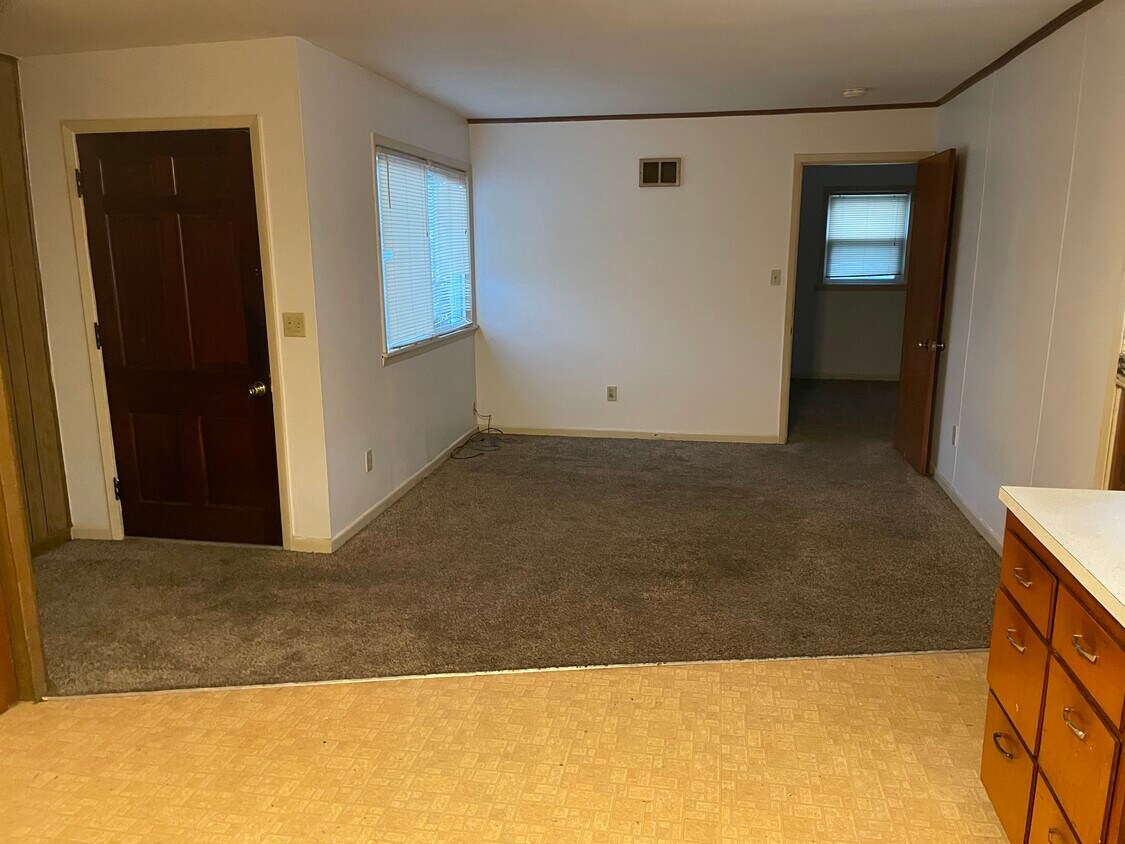 Family Room - 308 Harrison St