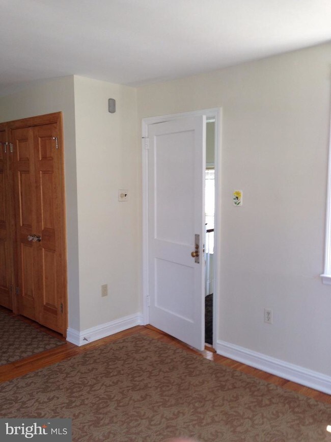 Building Photo - 521 Glen Arbor Dr