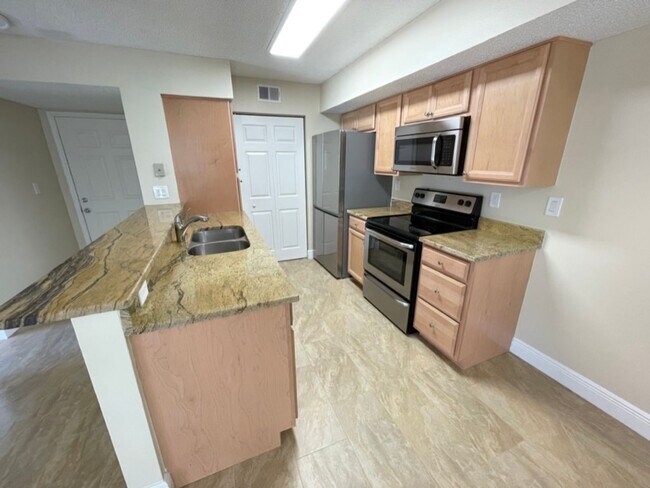 Foto del edificio - ANNUAL RENTAL - OASIS- 2 BED/2BATH