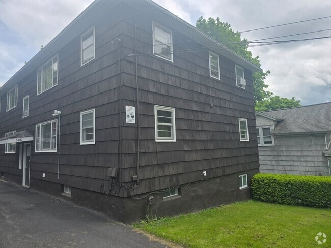 Exterior (Well maintained) - Lincoln Hill Community