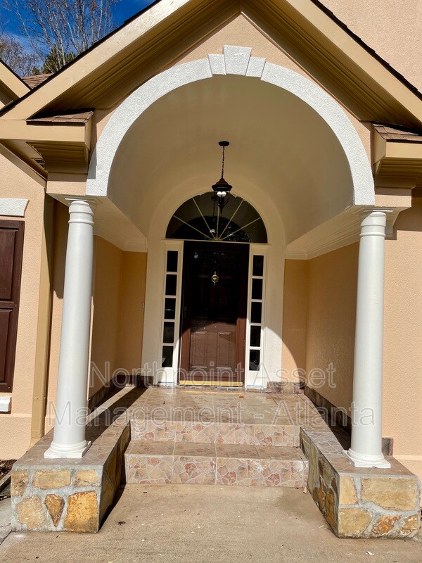Building Photo - 610 Spring Ridge Dr N W