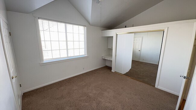 Foto del edificio - 335 E 830 S