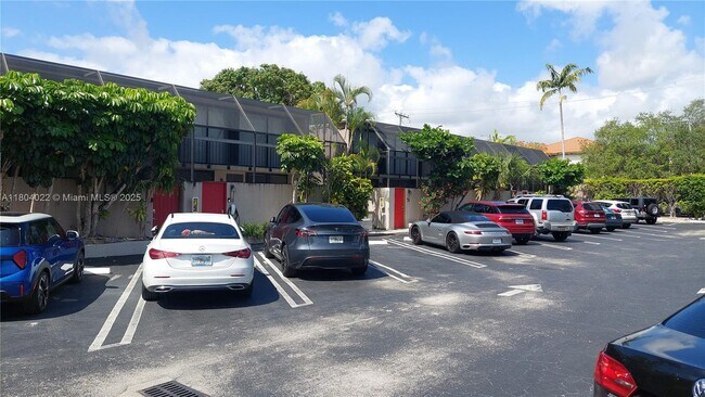 Foto del edificio - 3188 Bird Ave