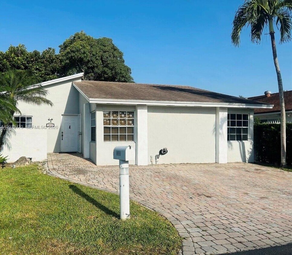 Foto del edificio - 3452 SW 113th Ct