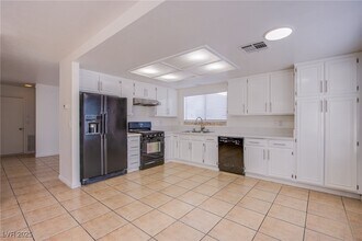 Building Photo - 6726 Paljay Ct