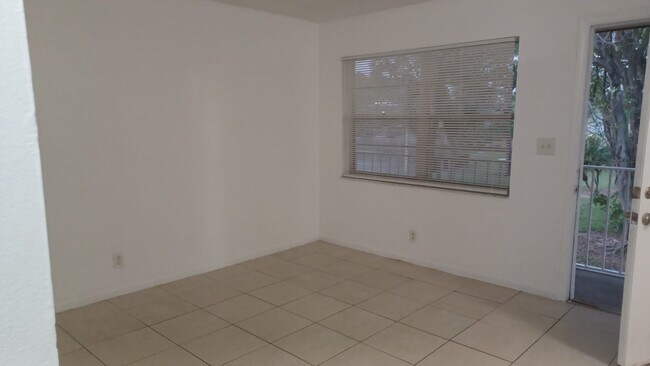 Foto del edificio - 5180 NE 6th Ave