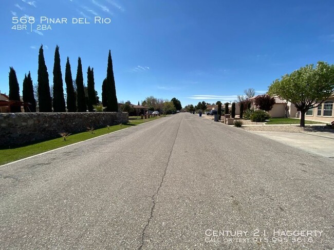 Building Photo - 568 Pinar Del Rio Dr