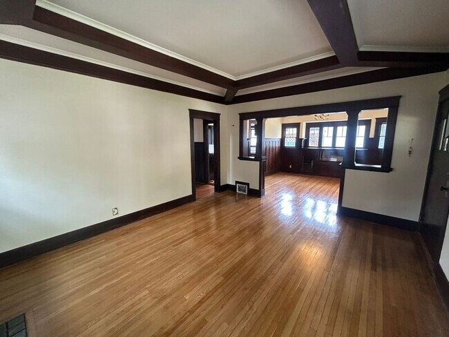 Foto del edificio - 514 E Howard St