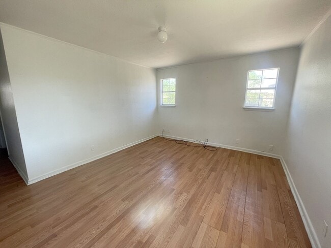 Building Photo - 2120 Canyon Dr