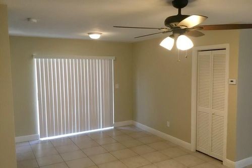 Foto del edificio - 4731 NW 11th Ct