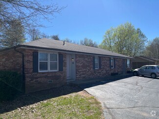 Building Photo - 1075 S Kansas Ave