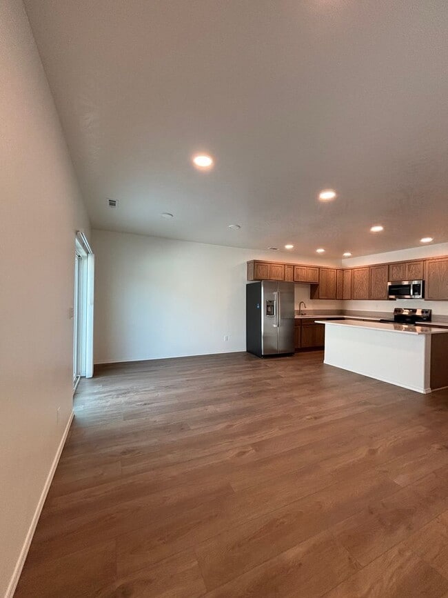 Building Photo - Brand New Corner Townhome!