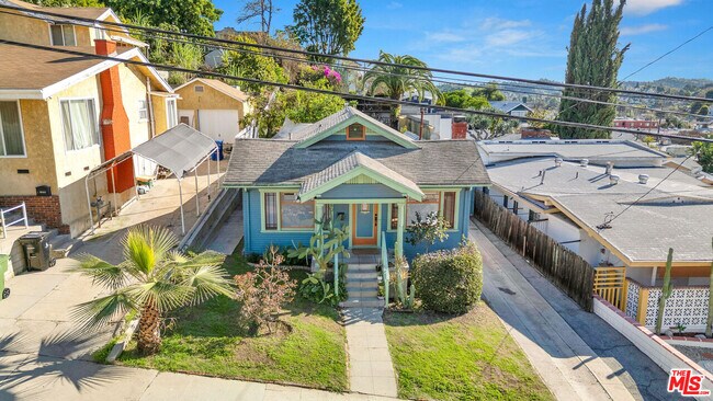 Foto del edificio - 6180 Oak Crest Way