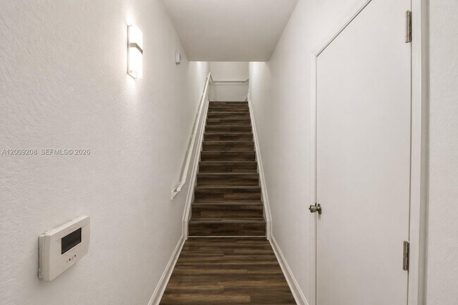 Foto del edificio - 1002 Belmont Ln