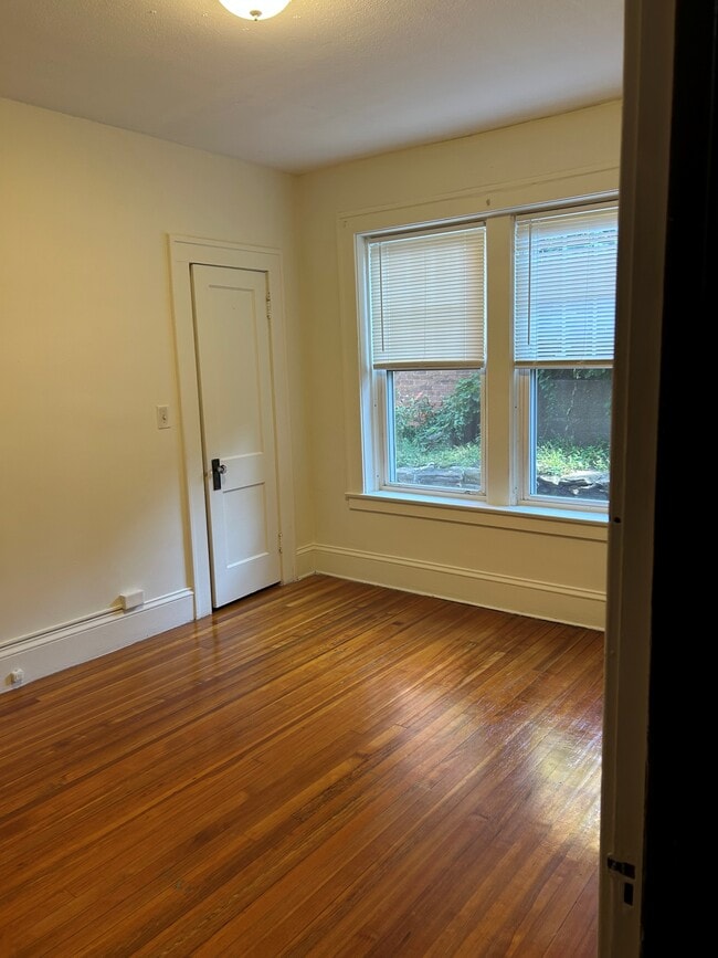 Building Photo - 329 Beech St