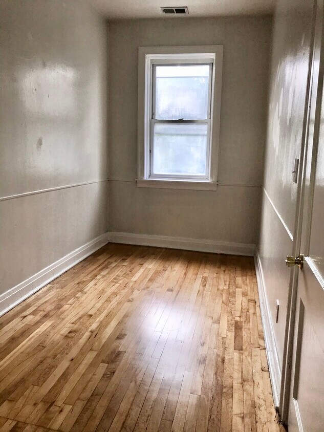 Foto del edificio - 1650 W 18th St