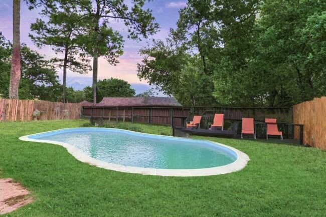 Foto del edificio - 5706 Sunnygate Dr