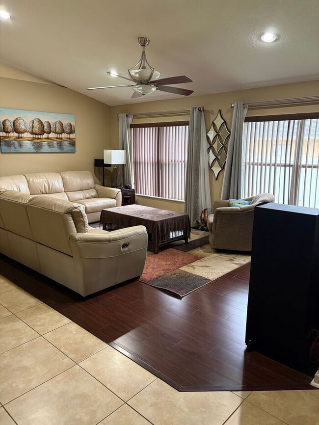 Building Photo - 7025 White Trillium Cir
