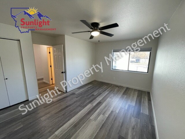 Foto del edificio - 1045 Montana Ave