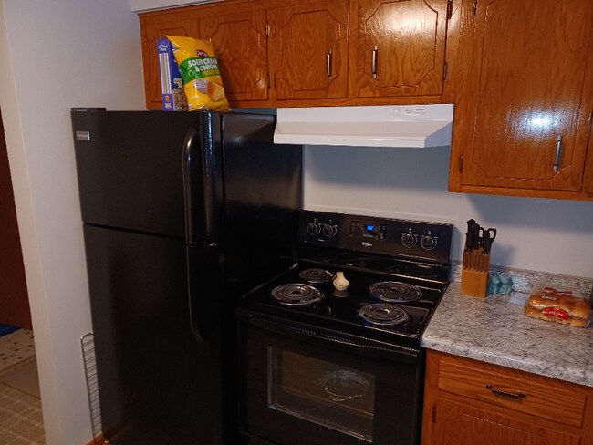 Foto del edificio - 320 Cypress St N