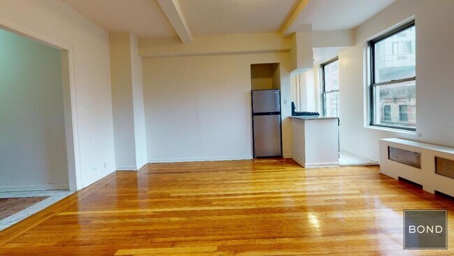 Foto del edificio - 301 E 38th St