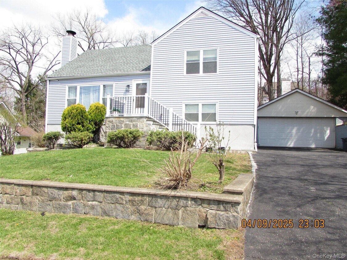Foto principal - 156 Candlewood Dr