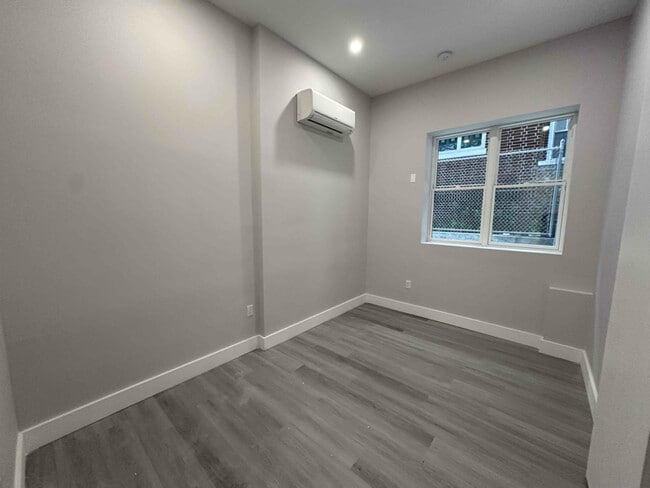 Building Photo - 2798 Webb Ave