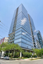 Building Photo - 860 W Blackhawk St