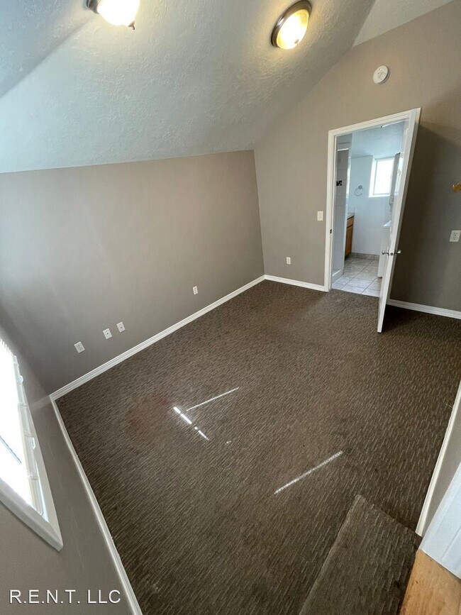 Building Photo - 3 br, 2 bath House - 1229 S Stewart Street